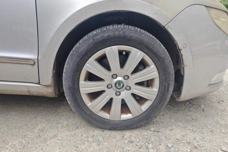 Used Skoda Superb 2012 1.4TSI DSG Zhiya Edition Right Front Wheel Hub