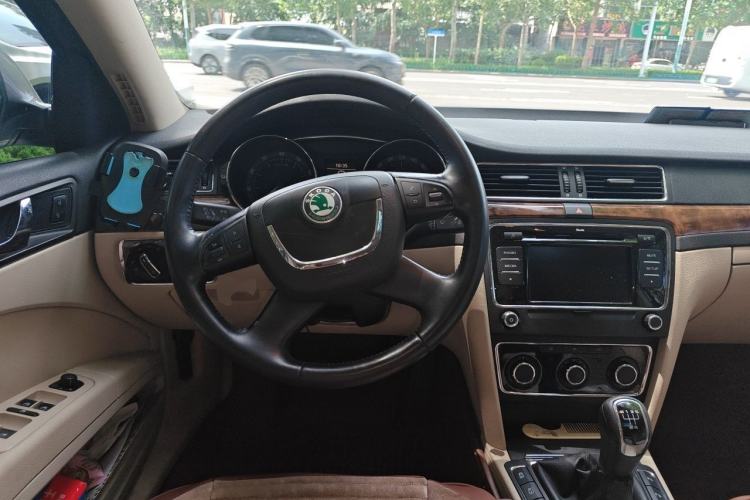 Used Skoda Superb 2012 1.8TSI Manual Elegant Edition Steering Wheel