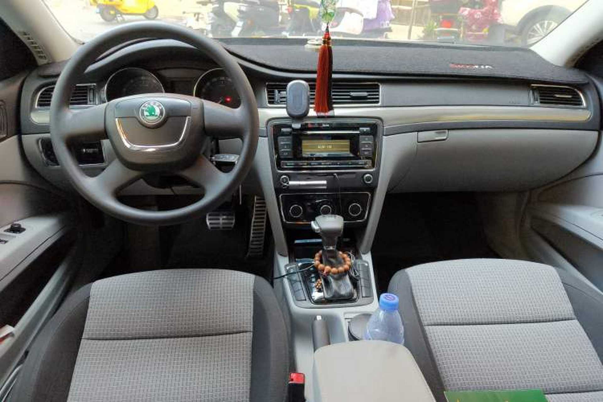Used Skoda Superb 2012 1.4TSI DSG Zhiya Edition Center Console