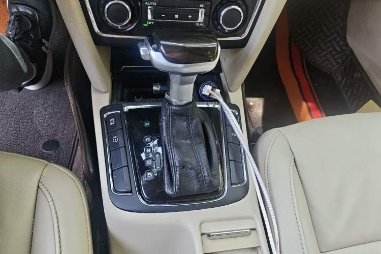 Used Skoda Superb 2012 1.8TSI Automatic Prestige Edition Gear Lever