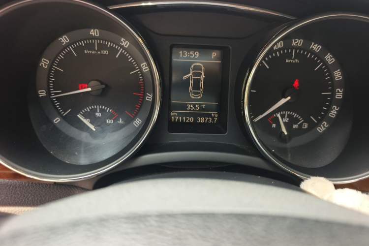 Used Skoda Superb 2012 1.8TSI Automatic Elegant Edition Odometer Close Up