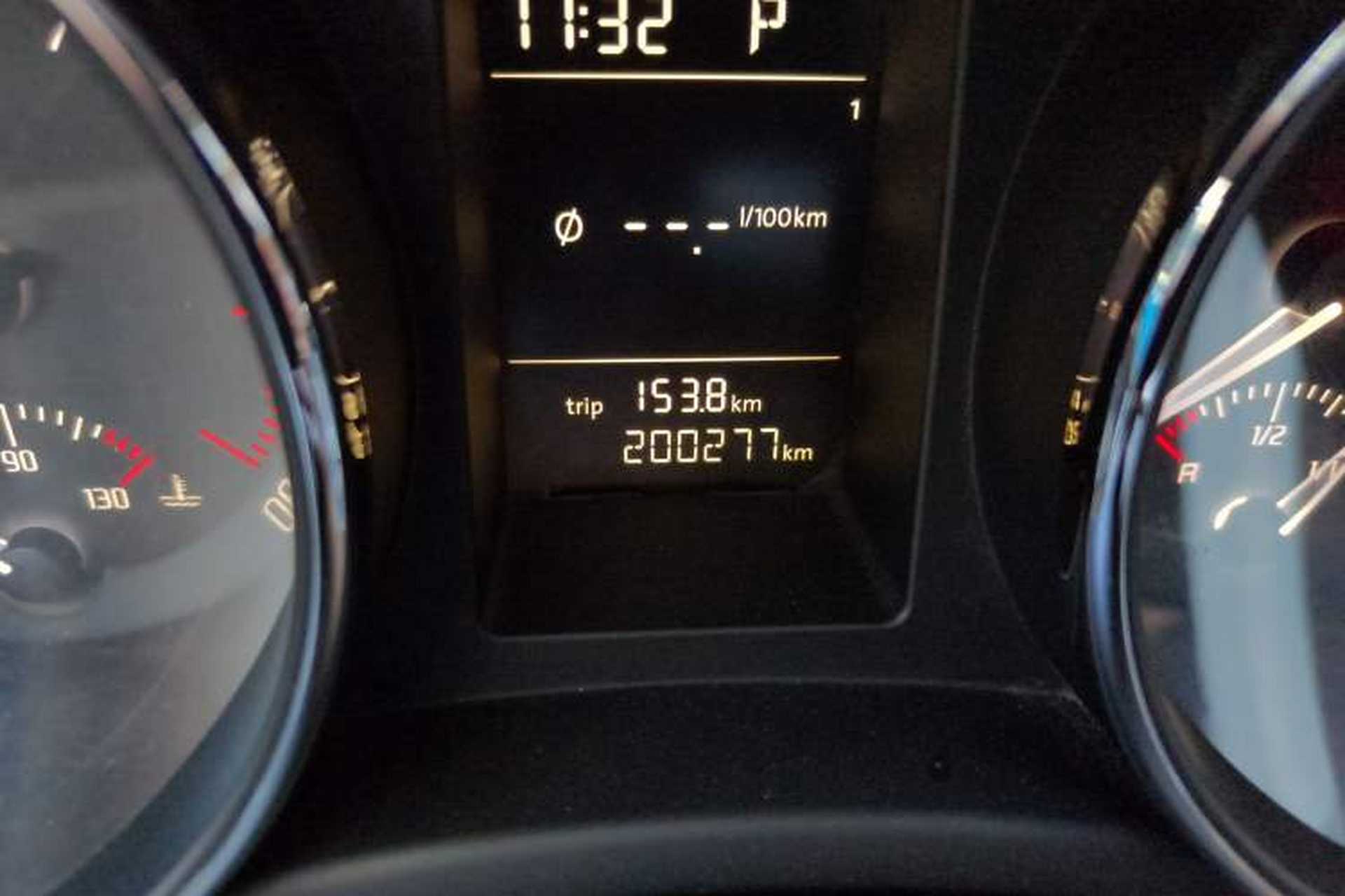 Used Skoda Superb 2012 1.4TSI DSG Zhiya Edition Odometer Close Up
