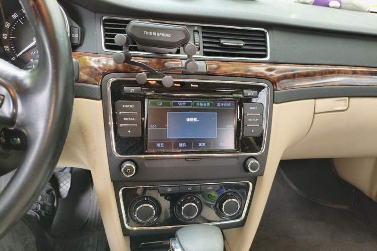 Used Skoda Superb 2012 1.8TSI Automatic Elegant Edition Audio And AC Panel
