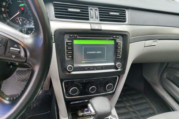 Used Skoda Superb 2012 1.8TSI Automatic Elegant Edition Audio And AC Panel