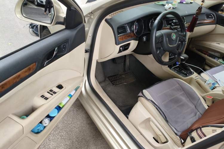 Used Skoda Superb 2012 1.8TSI Automatic Elegant Edition Driver Seat