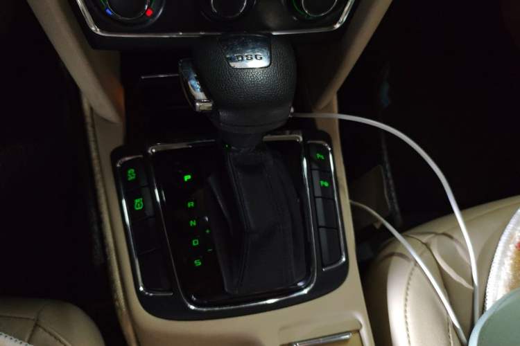Used Skoda Superb 2012 1.4TSI DSG Elegant Edition Gear Lever