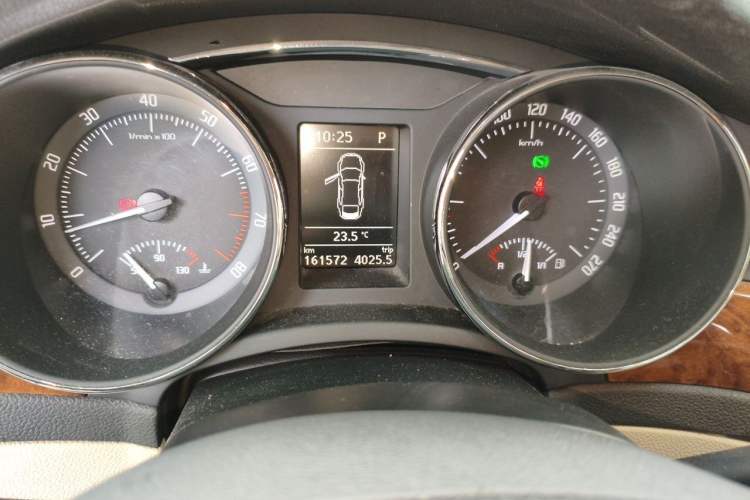 Used Skoda Superb 2012 1.8TSI Automatic Elegant Edition Odometer Close Up