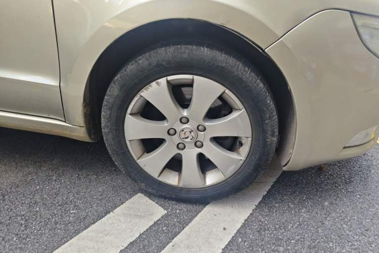 Used Skoda Superb 2012 1.4TSI DSG Zhiya Edition Right Front Wheel Hub