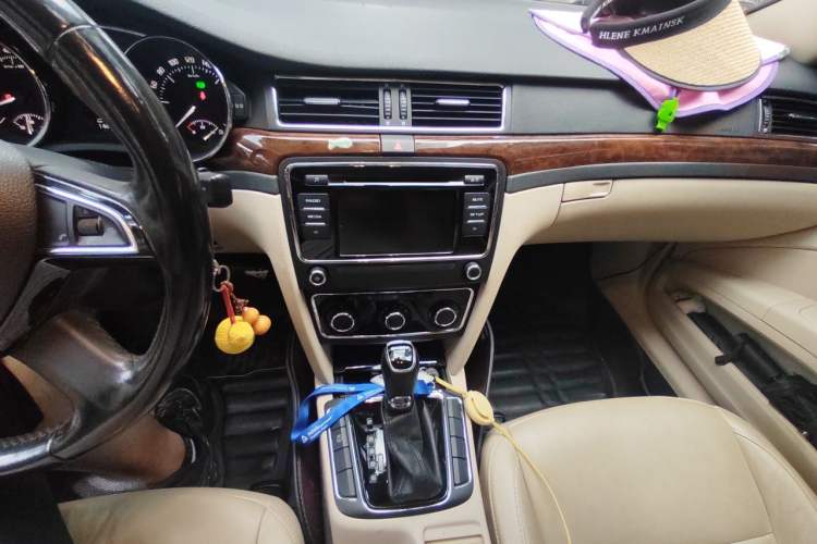 Used Skoda Superb 2013 1.8TSI Automatic MingShi Edition Audio And AC Panel
