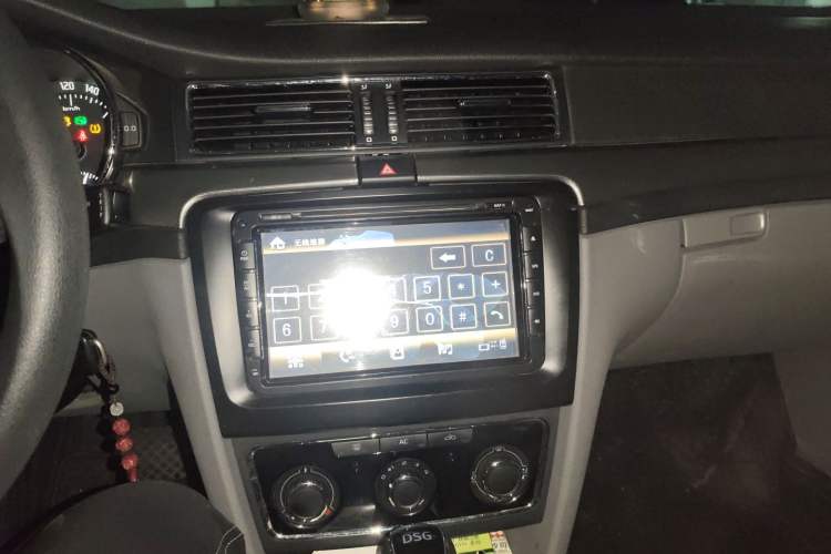 Used Skoda Superb 2013 1.4TSI DSG Sport Edition Audio And AC Panel