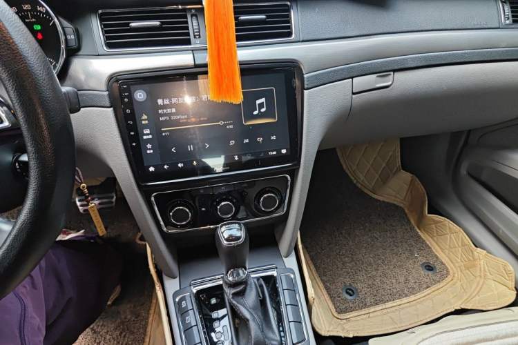 Used Skoda Superb 2013 1.8TSI Automatic MingShi Edition Audio And AC Panel