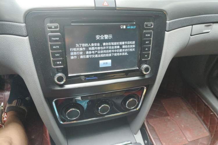 Used Skoda Superb 2013 1.4TSI Manual Shengshi Edition Audio And AC Panel