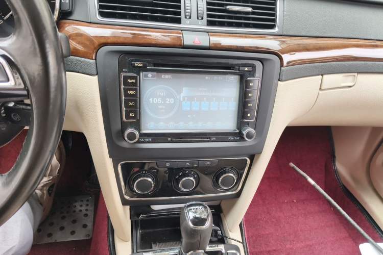 Used Skoda Superb 2013 1.4 TSI DSG Prestige Edition Audio And AC Panel