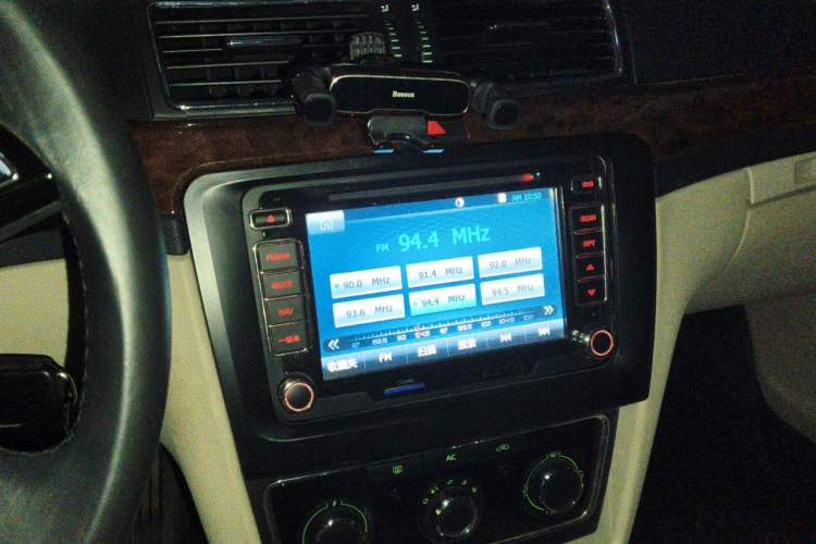 Used Skoda Superb 2013 1.8TSI Automatic MingShi Edition Audio And AC Panel
