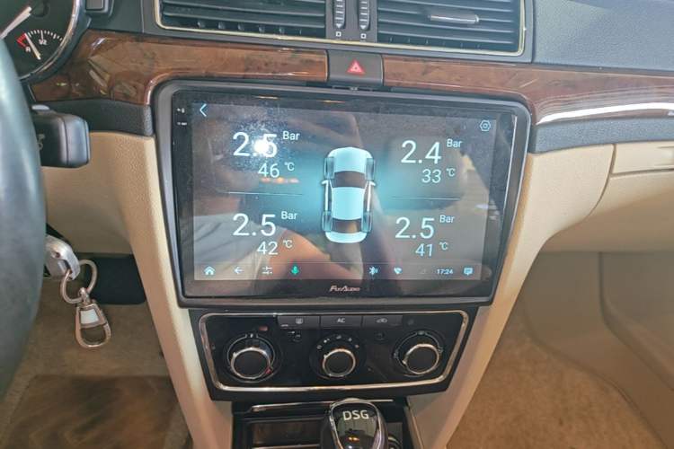 Used Skoda Superb 2013 1.4 TSI DSG Prestige Edition Audio And AC Panel