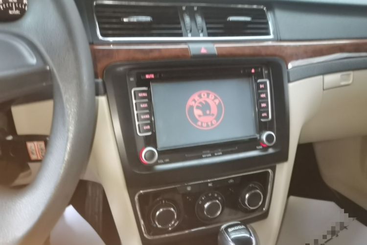 Used Skoda Superb 2013 1.8TSI Automatic MingShi Edition Audio And AC Panel
