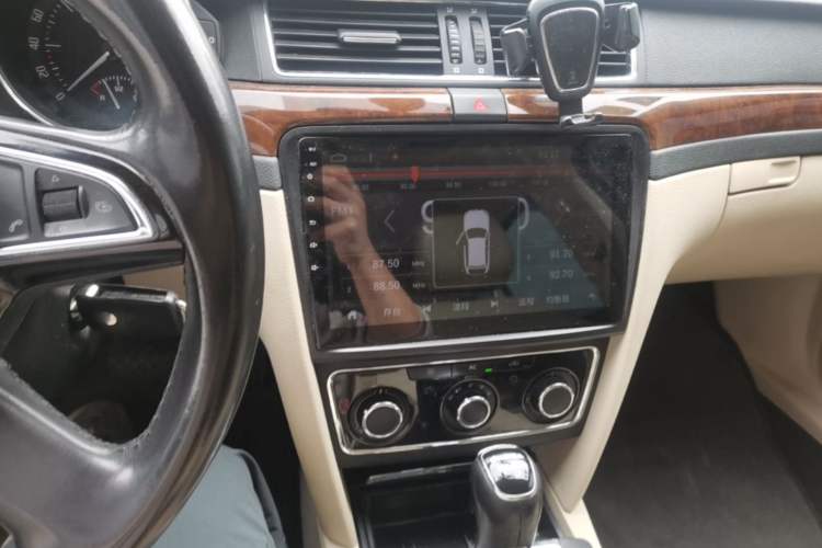 Used Skoda Superb 2013 1.8TSI Automatic MingShi Edition Audio And AC Panel
