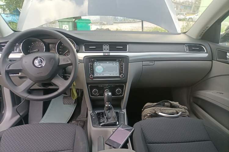 Used Skoda Superb 2013 1.4TSI DSG Sport Edition Audio And AC Panel