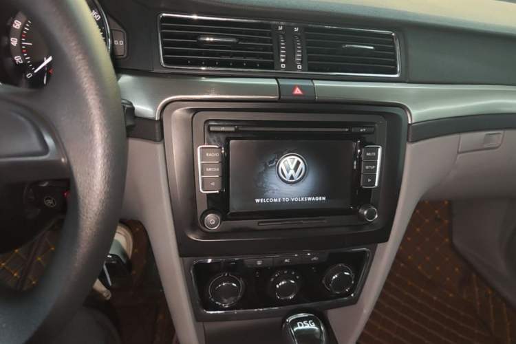 Used Skoda Superb 2013 1.4TSI DSG Sport Edition Audio And AC Panel