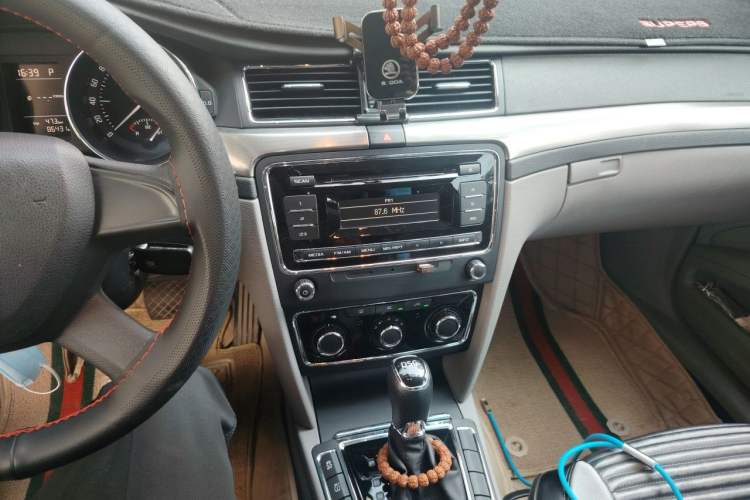 Used Skoda Superb 2013 1.4TSI DSG Sport Edition Audio And AC Panel