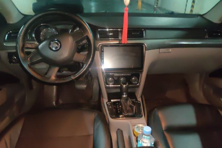 Used Skoda Superb 2013 1.4TSI DSG Sport Edition Center Console