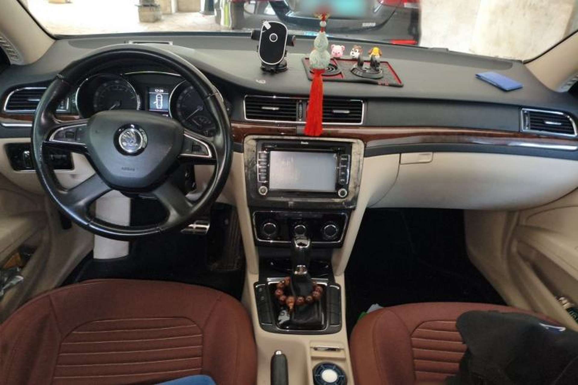 Used Skoda Superb 2013 1.8TSI Automatic MingShi Edition Center Console