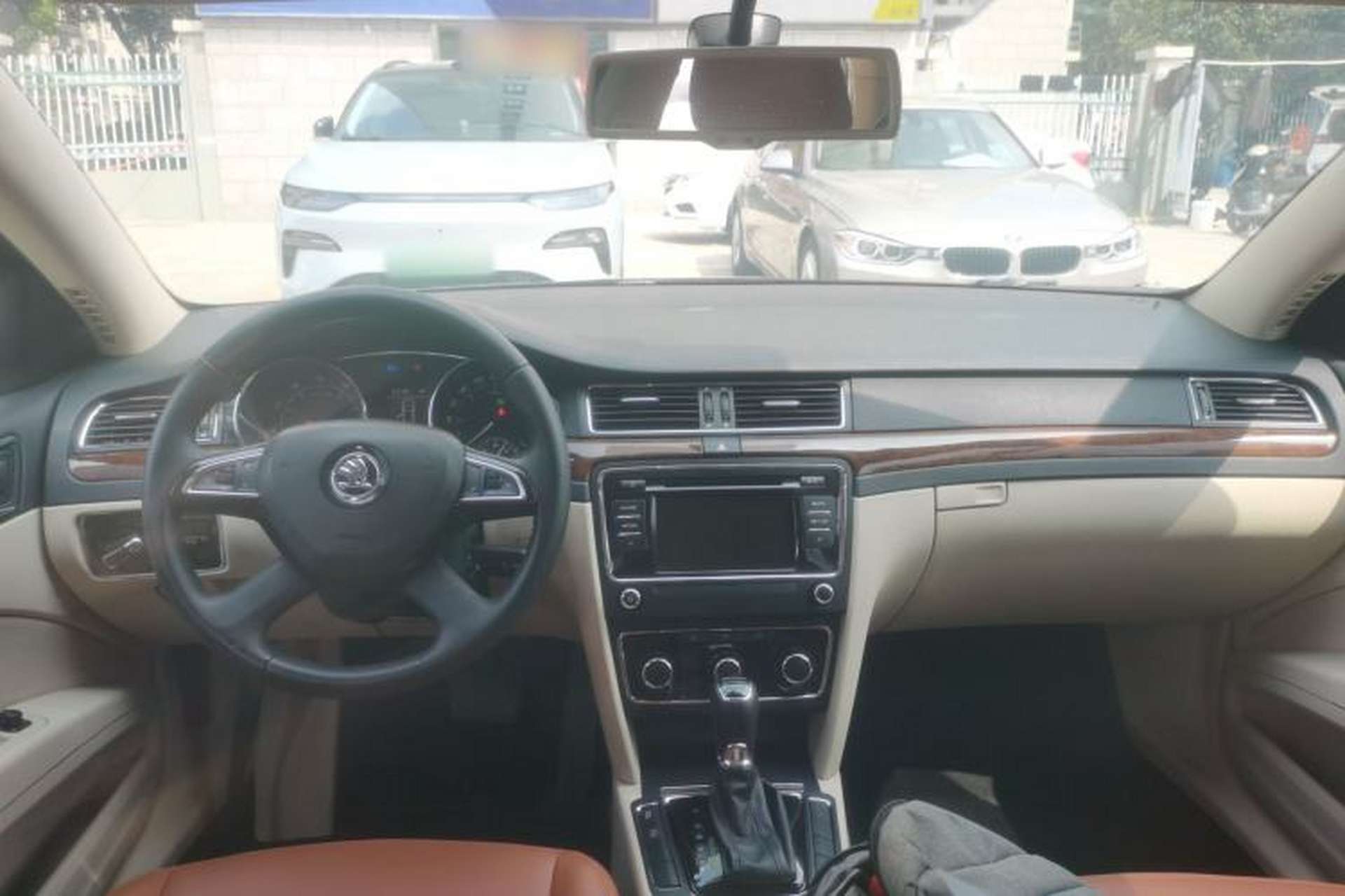 Used Skoda Superb 2013 1.8TSI Automatic MingShi Edition Center Console