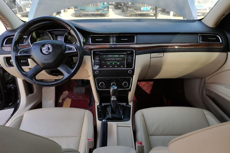 Used Skoda Superb 2013 1.4 TSI DSG Prestige Edition Center Console