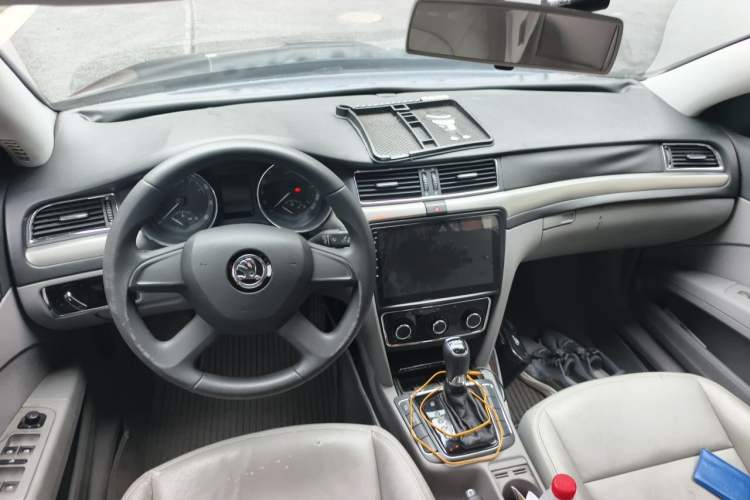 Used Skoda Superb 2013 1.4TSI DSG Sport Edition Center Console