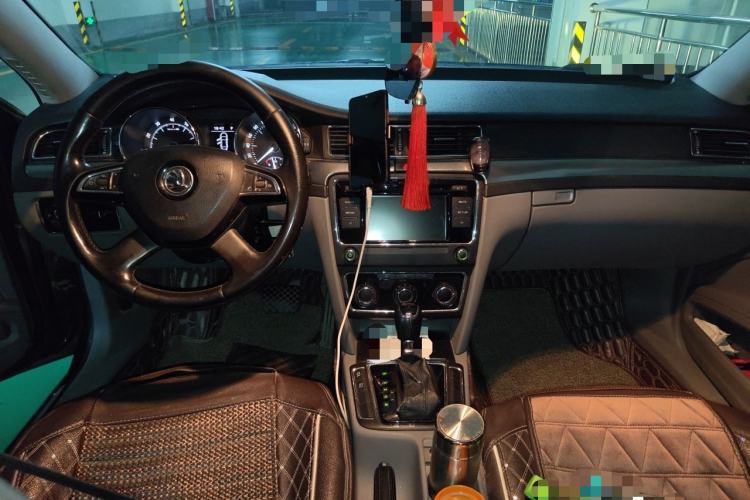 Used Skoda Superb 2013 1.8TSI Automatic MingShi Edition Center Console