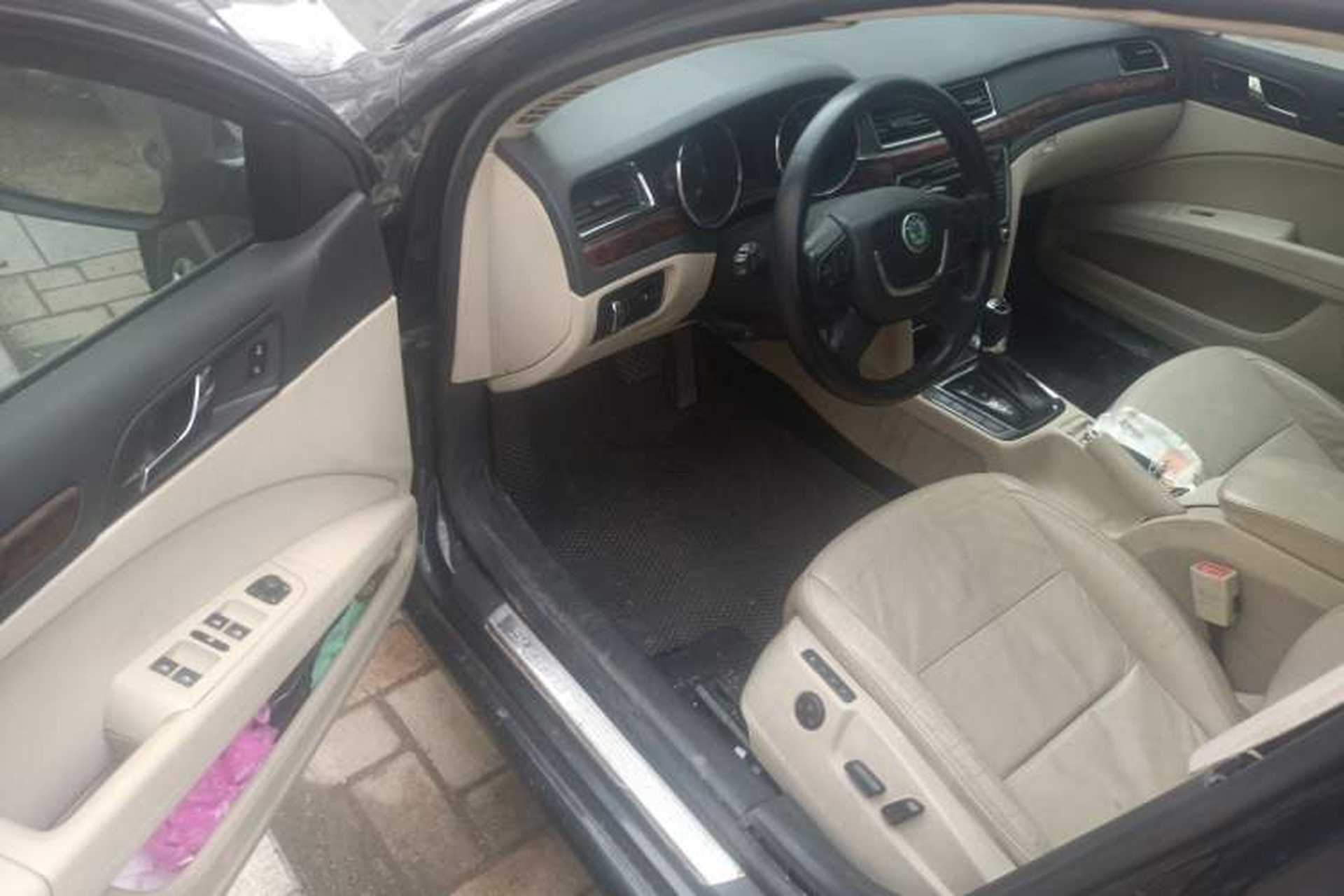 Used Skoda Superb 2013 Travel Edition 2.0 TSI Prestige Version Driver Seat
