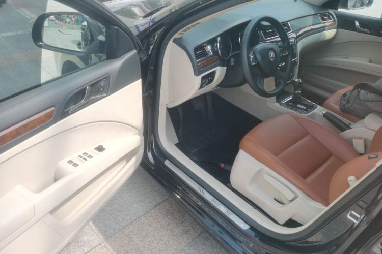 Used Skoda Superb 2013 1.8TSI Automatic MingShi Edition Driver Seat