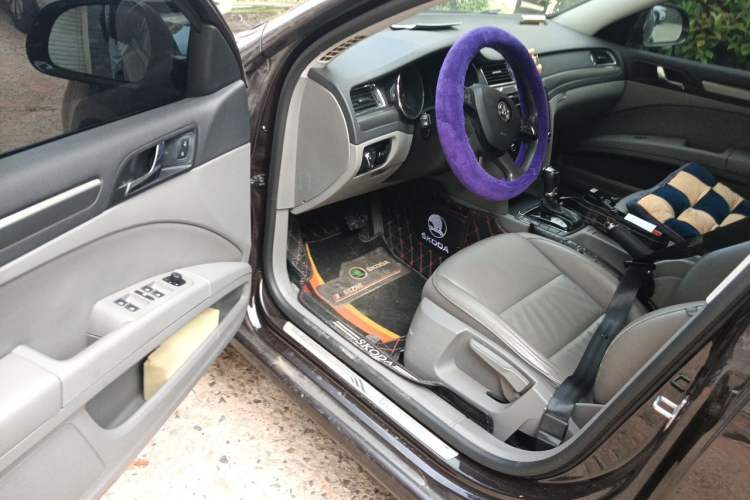 Used Skoda Superb 2013 1.8TSI Automatic MingShi Edition Driver Seat