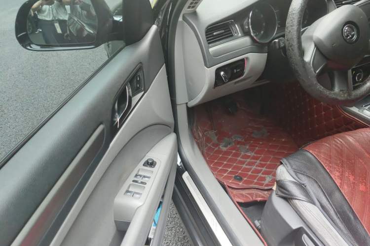 Used Skoda Superb 2013 1.4TSI Manual Shengshi Edition Driver Seat