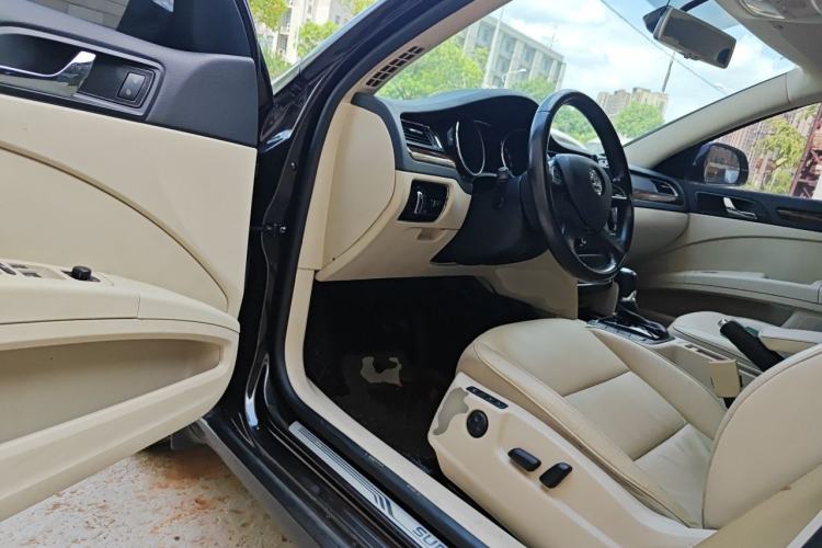 Used Skoda Superb 2013 1.8TSI Automatic Yashi Edition Driver Seat