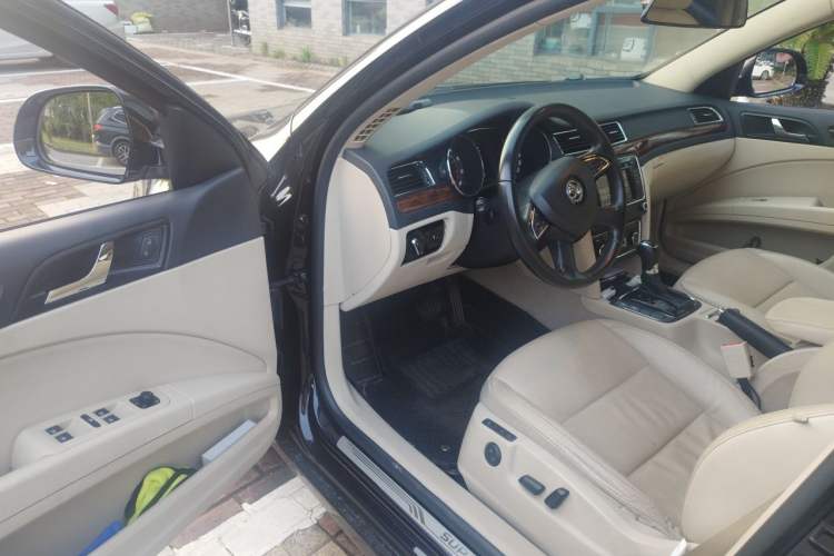Used Skoda Superb 2013 1.8TSI Automatic Yashi Edition Driver Seat