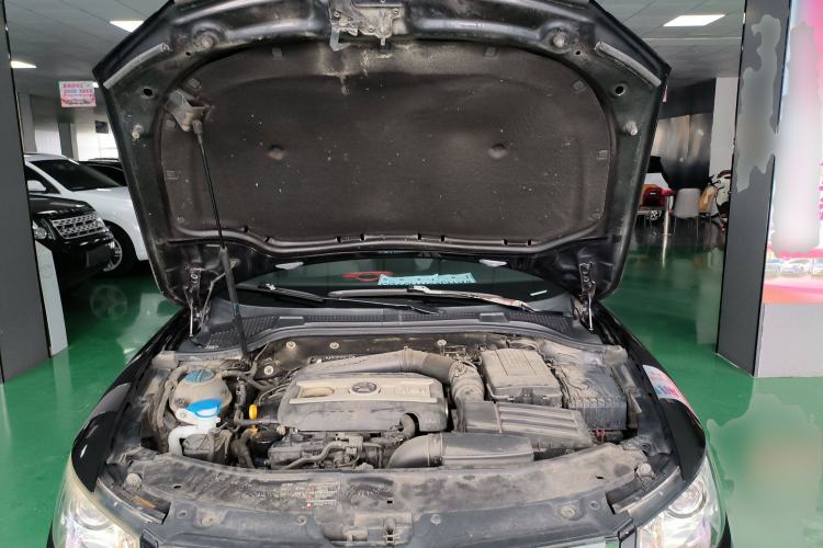 Used Skoda Superb 2013 1.8TSI Automatic MingShi Edition Engine Bay