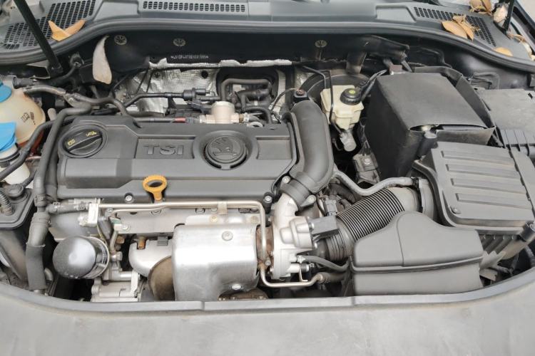 Used Skoda Superb 2013 1.4TSI Manual Shengshi Edition Engine Bay