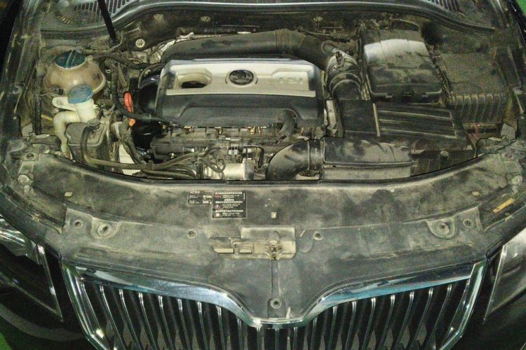 Used Skoda Superb 2013 1.8TSI Automatic MingShi Edition Engine Bay