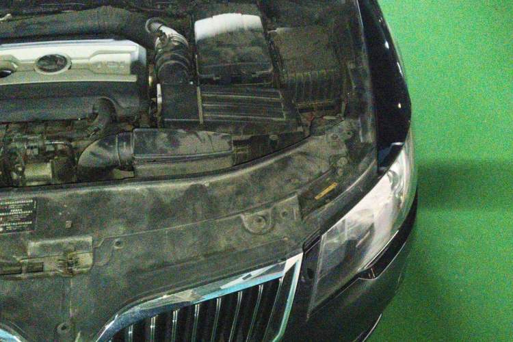 Used Skoda Superb 2013 1.8TSI Automatic MingShi Edition Engine Bay Left
