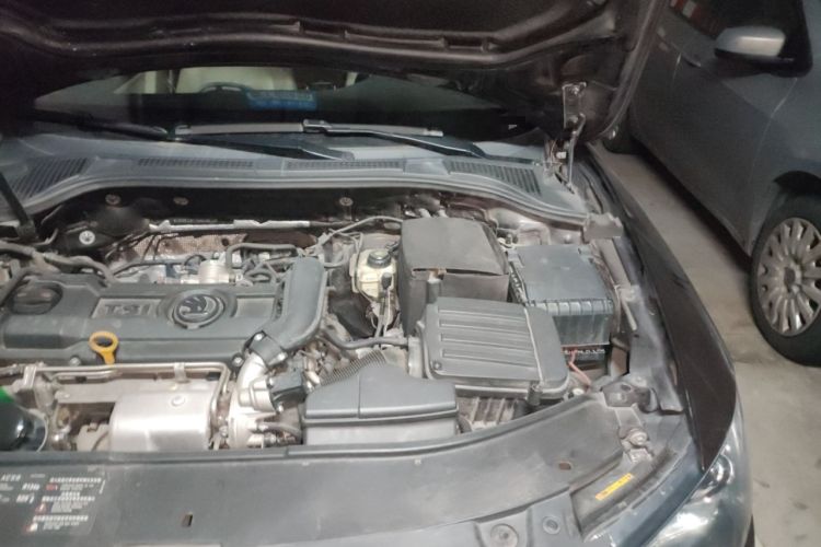 Used Skoda Superb 2013 1.4 TSI DSG Prestige Edition Engine Bay Left