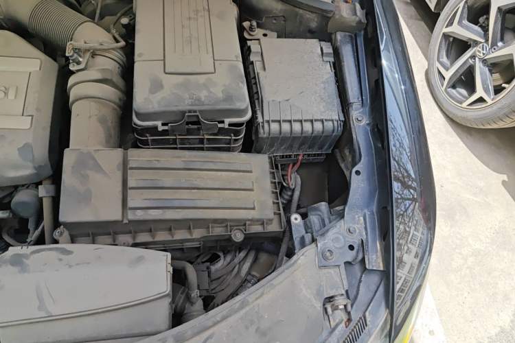 Used Skoda Superb 2013 1.8TSI Automatic MingShi Edition Engine Bay Left