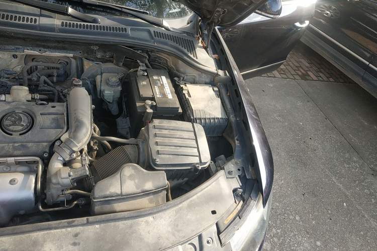 Used Skoda Superb 2013 1.4TSI Manual Shengshi Edition Engine Bay Left