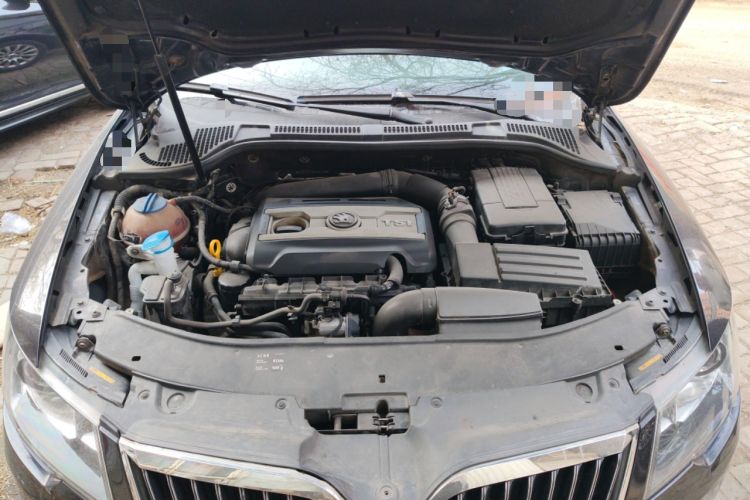 Used Skoda Superb 2013 1.8TSI Automatic MingShi Edition Engine Bay