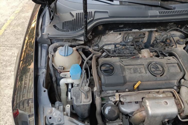 Used Skoda Superb 2013 1.4TSI DSG Sport Edition Engine Bay Right