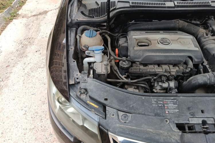 Used Skoda Superb 2013 1.8TSI Automatic MingShi Edition Engine Bay Right