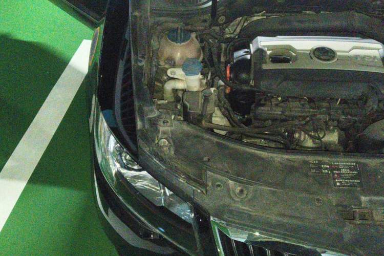 Used Skoda Superb 2013 1.8TSI Automatic MingShi Edition Engine Bay Right
