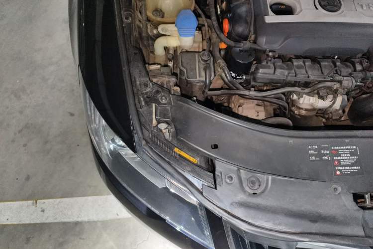 Used Skoda Superb 2013 1.8TSI Automatic Yashi Edition Engine Bay Right