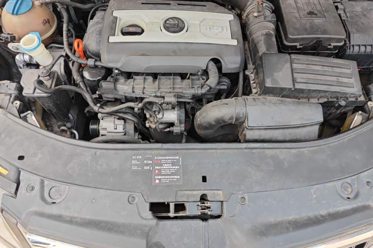 Used Skoda Superb 2013 1.8TSI Automatic Yashi Edition Engine Bay