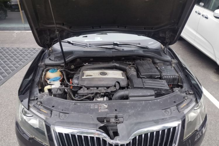 Used Skoda Superb 2013 1.8TSI Automatic MingShi Edition Engine Bay